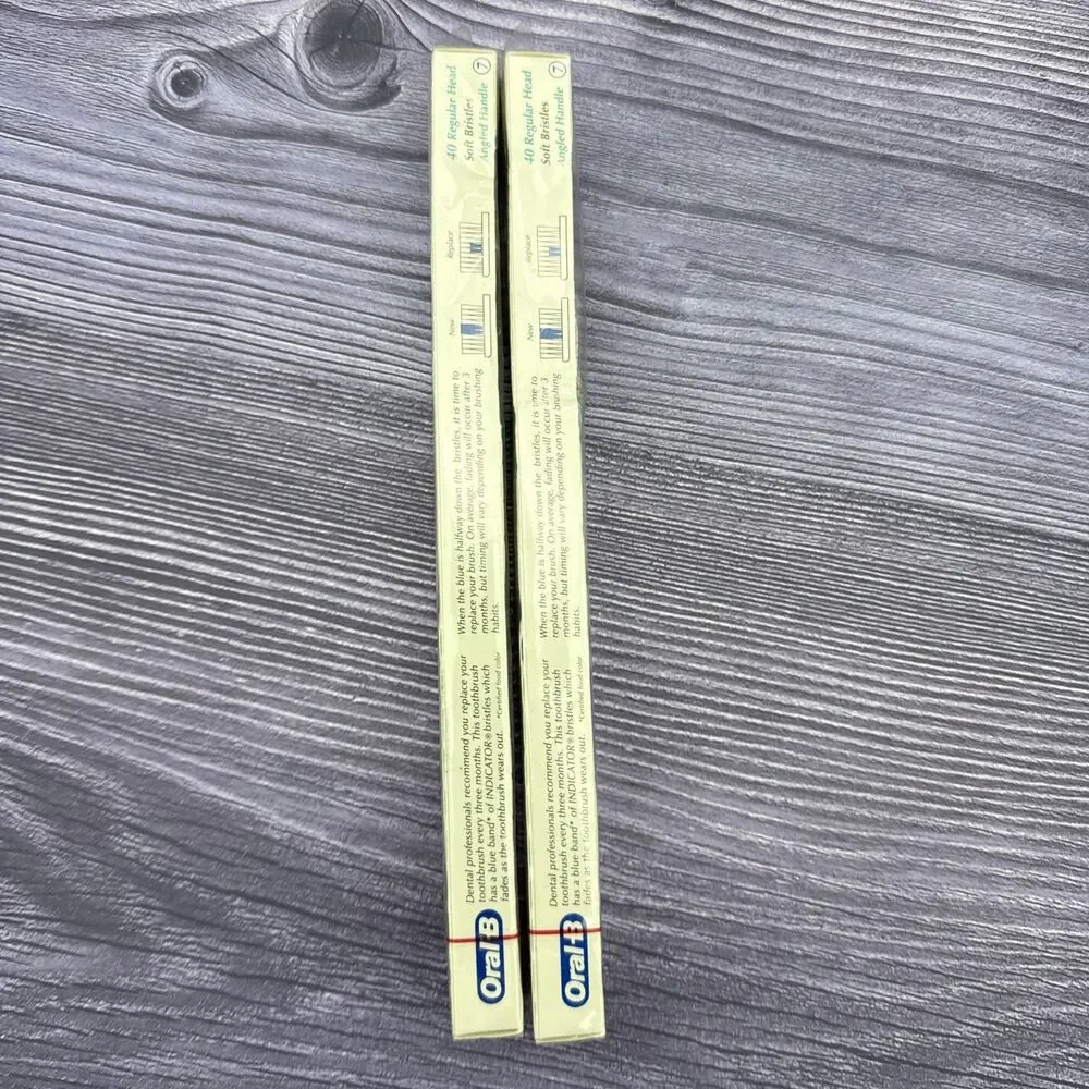 2 LOT VTG Oral B 40 Soft Angle Toothbrush Indicator Bristles Made in USA 1993